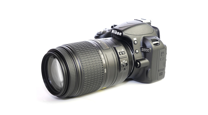Вид Nikon 55-300 DX VR на современной зеркальной камере