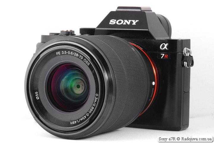 Sony a7R с объективом Sony FE 3.5-5.6/28-70 OSS SEL2870
