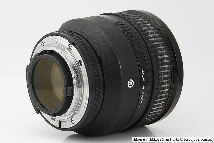 Review of Nikon AF NIKKOR 85mm f / 1.4D | Happy