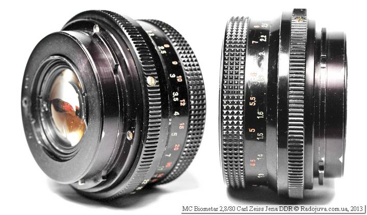 Aanzicht van de MC Biometar 2,8 / 80 Carl Zeiss Jena DDR-lens vanuit verschillende hoeken