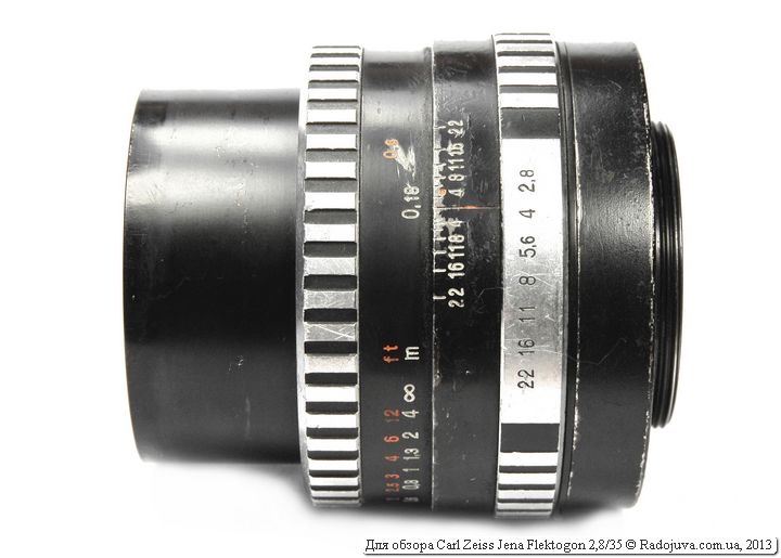 Carl Zeiss Jena Flektogon 2,8/35. Мой экземпляр сильно потертый.