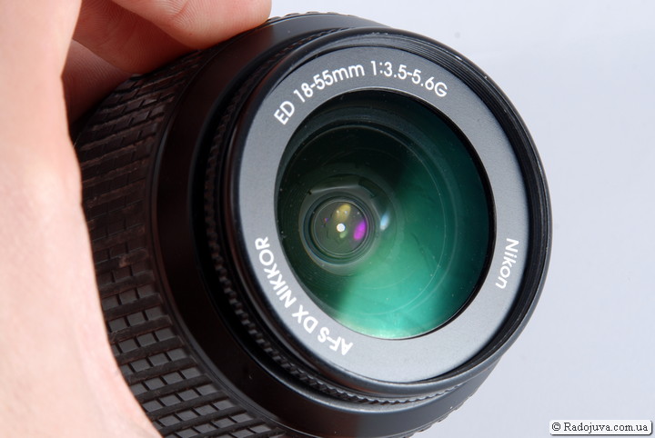 This is how the front lens of the lens and the thread under the front filter look.