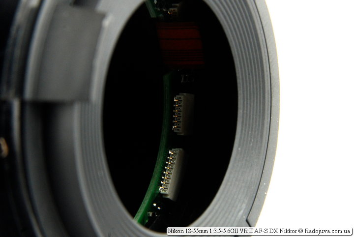 Inside Nikon 18-55mm 1: 3.5-5.6GII VR II AF-S DX Nikkor