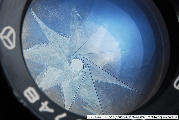 HELIOS-103 1.8 / 53 aperture lens petals with Contax-Kiev RF mount