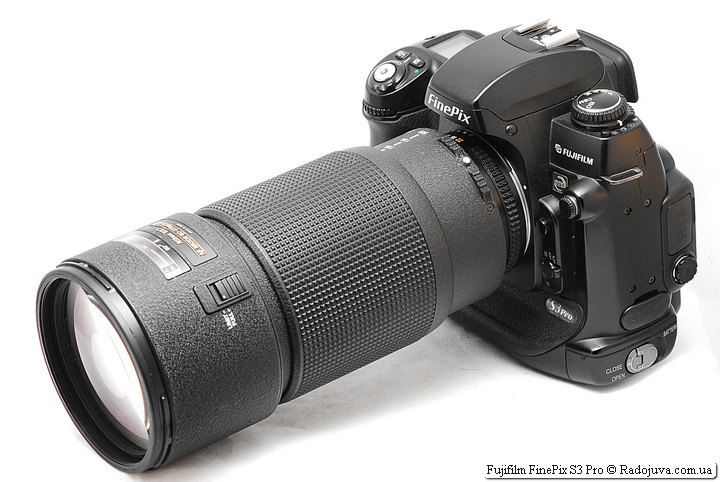 Fujifilm FinePix S3 Pro con lente Nikon ED AF Nikkor 80-200 mm 1:2.8D (MKII)