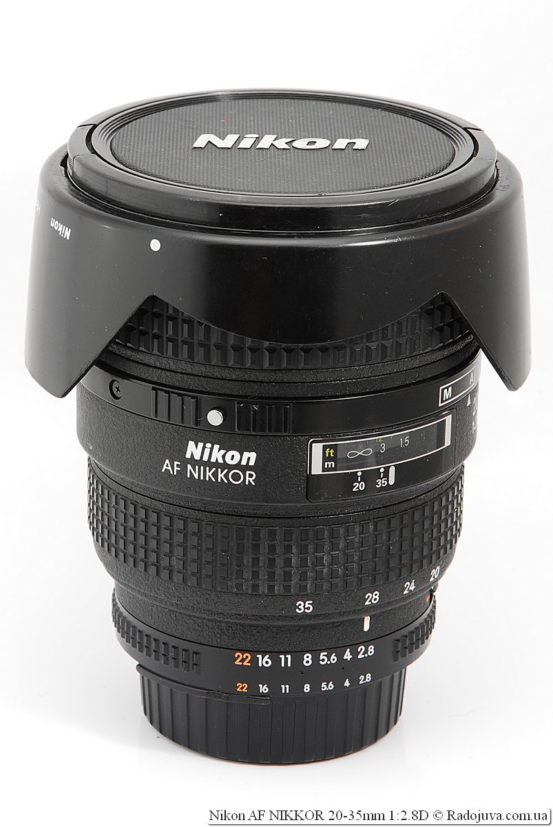 Nikon AF NIKKOR 20-35mm 1: 2.8D with original Nikon HB-8 blend