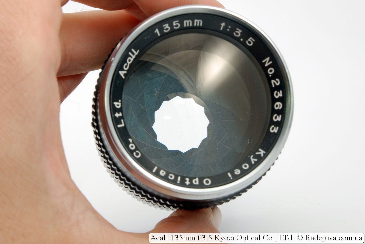Una llamada de 135 mm f:3.5 Kyoei Optical Co., Ltd.