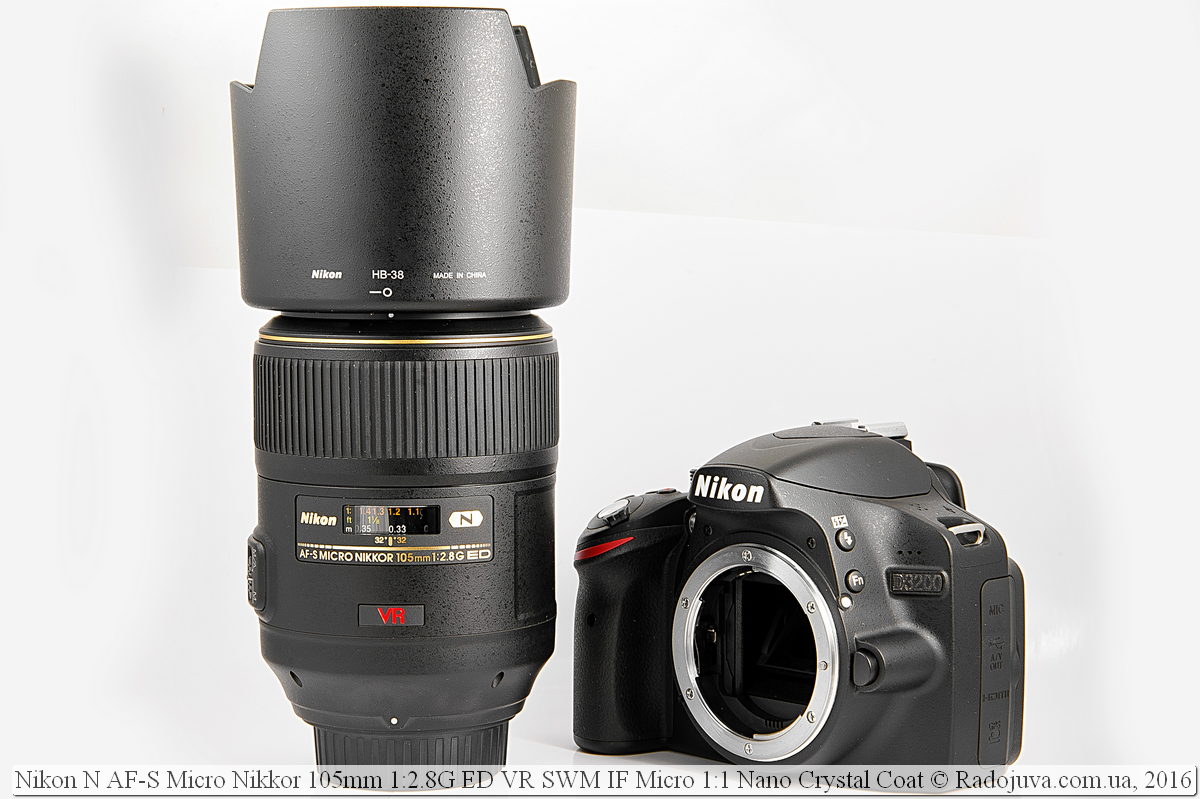 Nikon 105mm f / 2.8 VR Micro