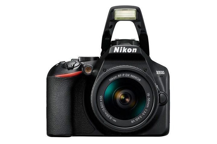 Nikon D3500 con objetivo Nikon DX VR AF-P Nikkor 18-55 mm 1:3.5-5.6G