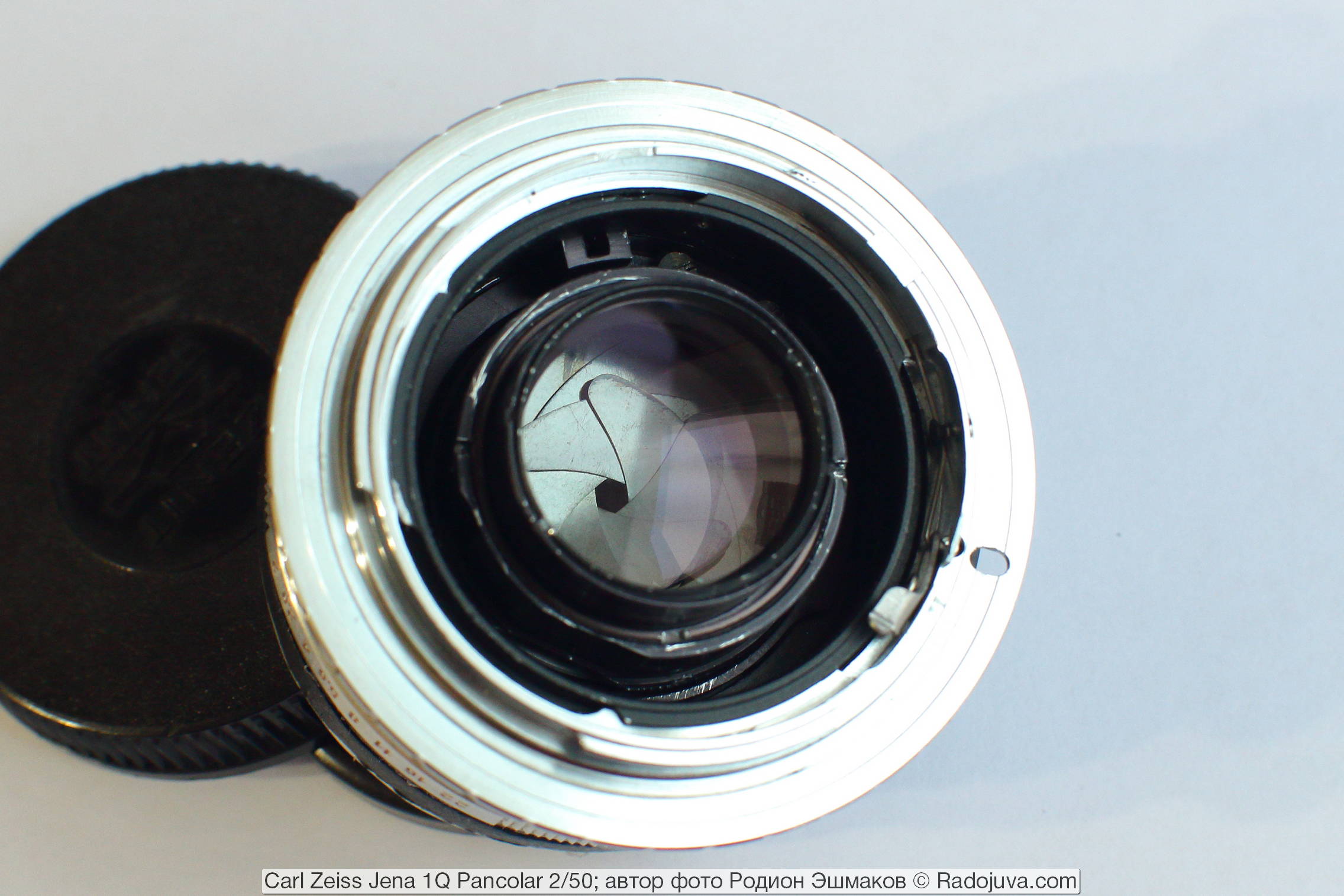 The rear lens block in the middle of the void in the converted lens.