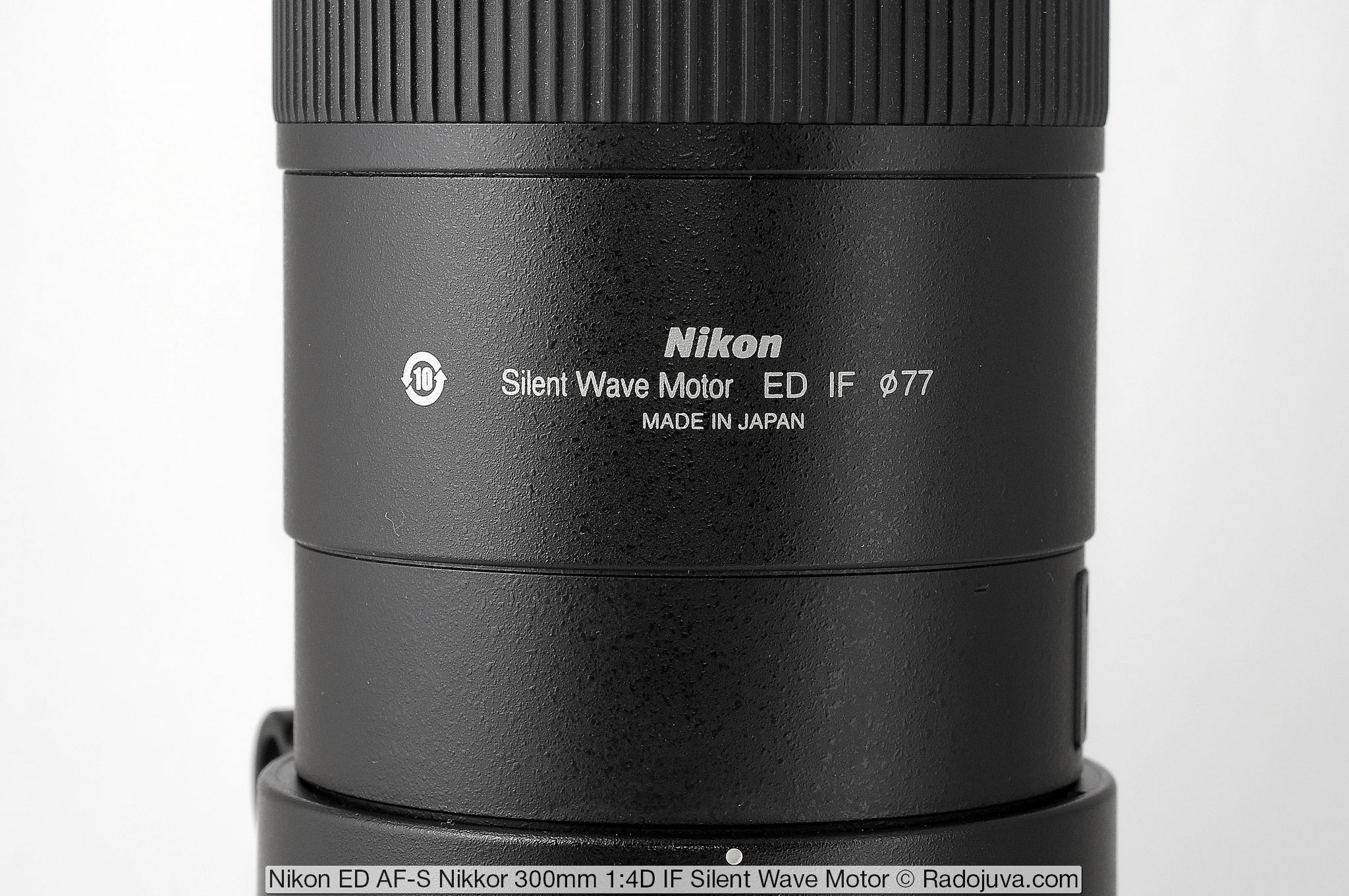 Nikon ED AF-S Nikkor 300mm 1: 4D IF Silent Wave Motor