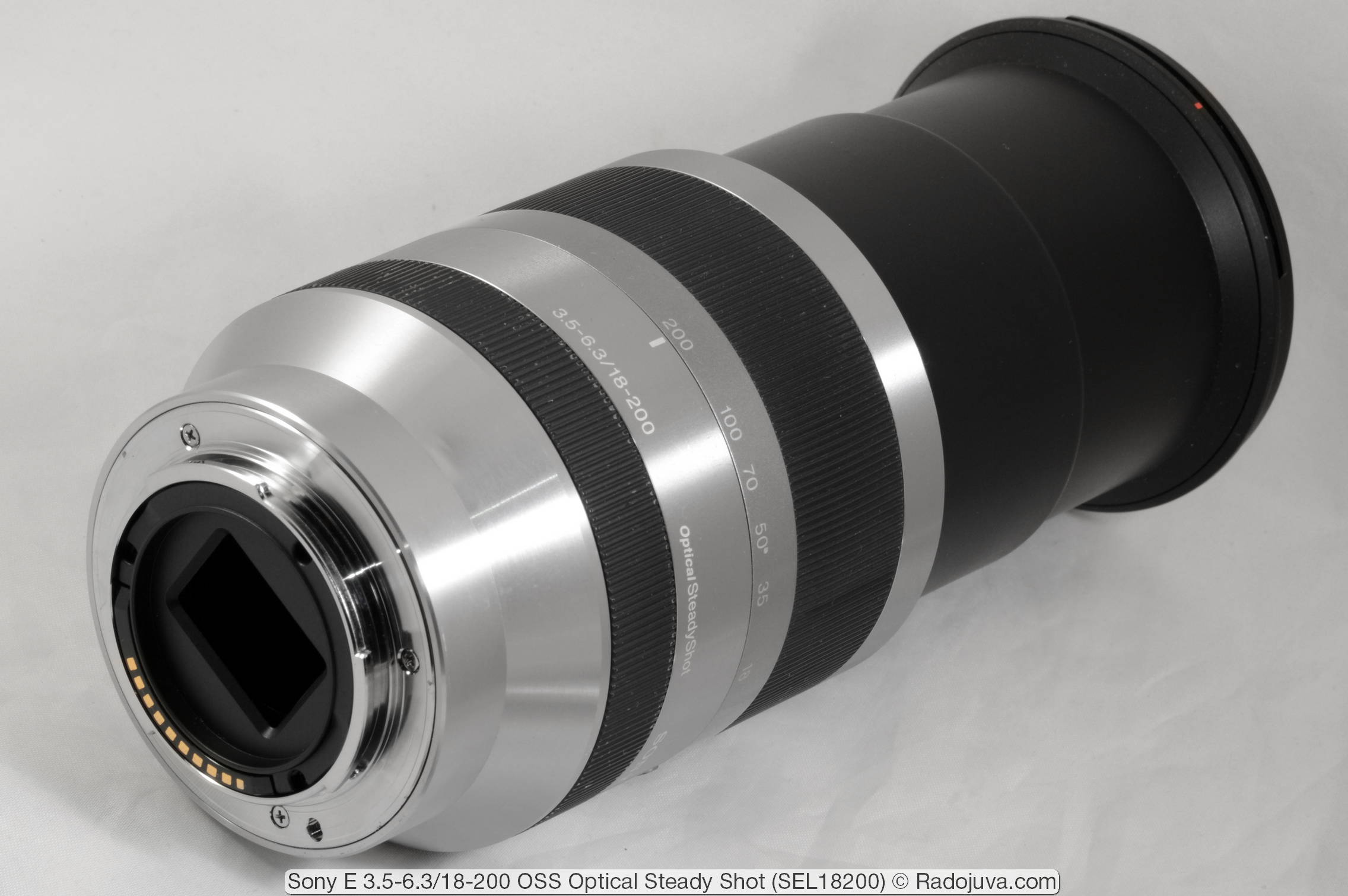 Lens Hood Universal 67mm black for Sony E 18-200 mm F3.5-6.3 PZ OSS 