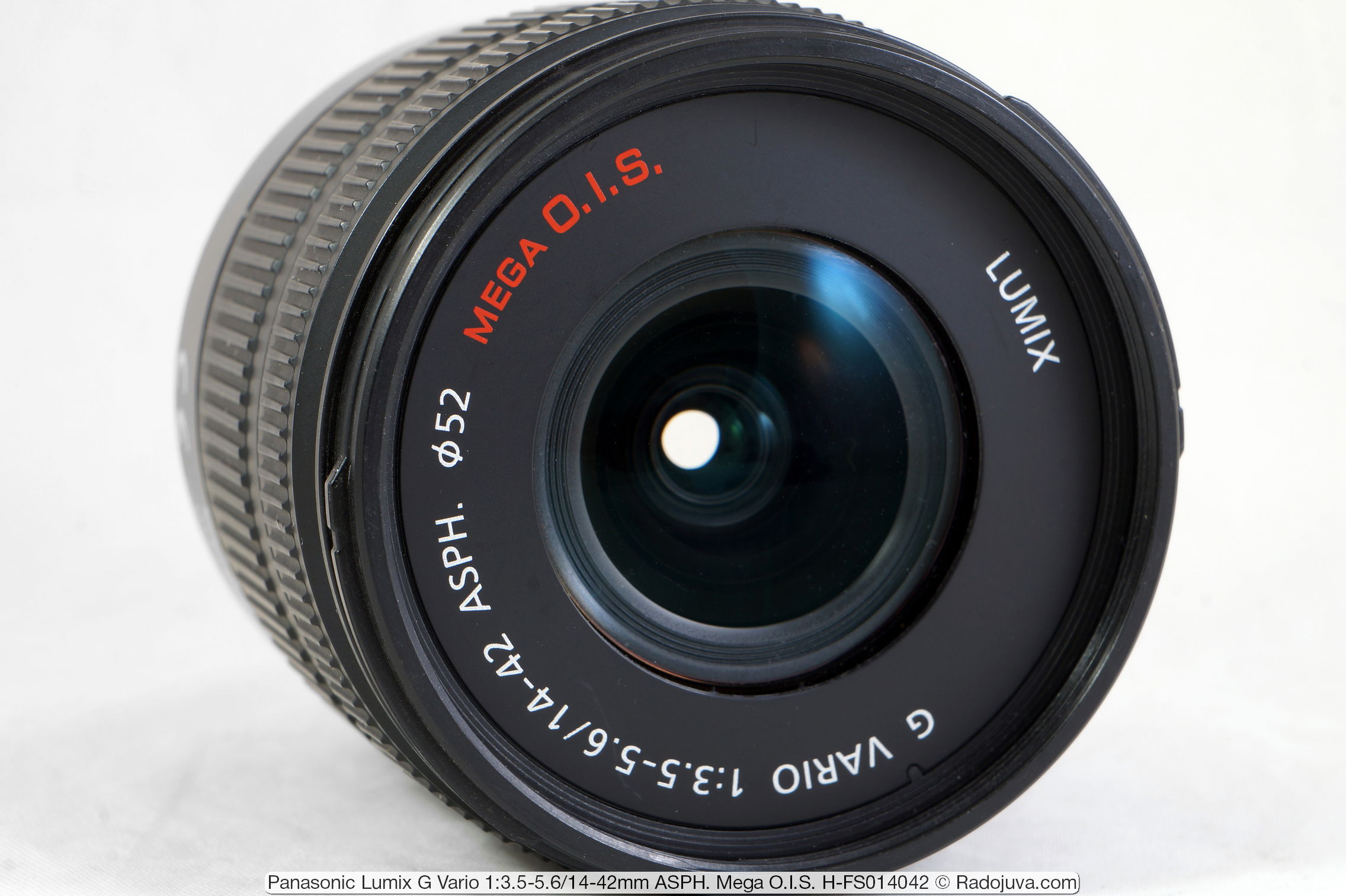 Panasonic Lumix G Vario 1: 3.5-5.6 / 14-42mm ASPH review. Mega OIS 