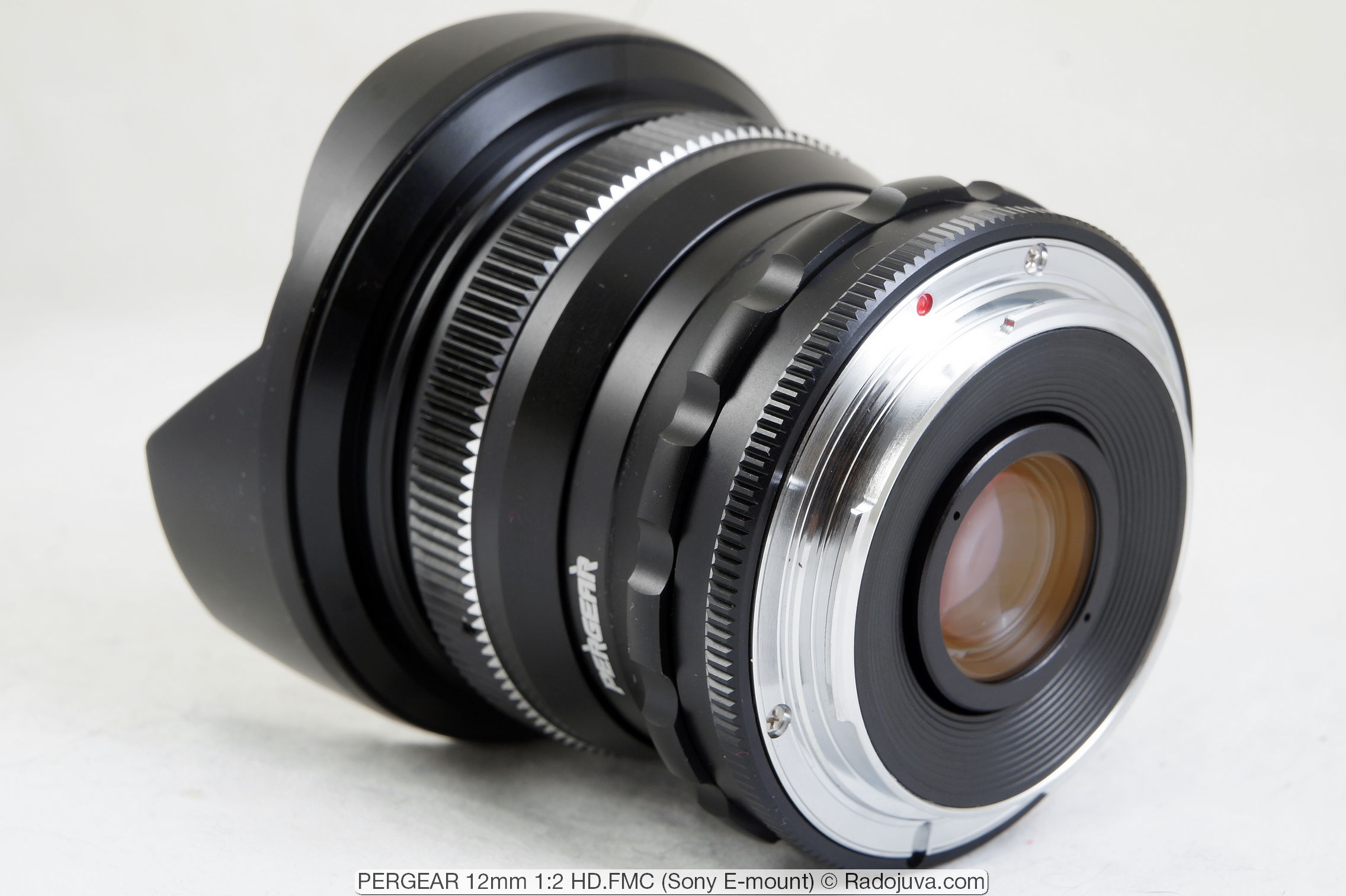 Review of PERGEAR 12mm 1: 2 HD.FMC | Radozhiva