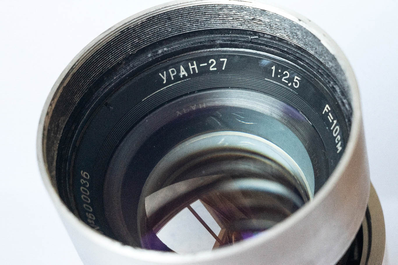 Aangepaste lens Uran-27.
