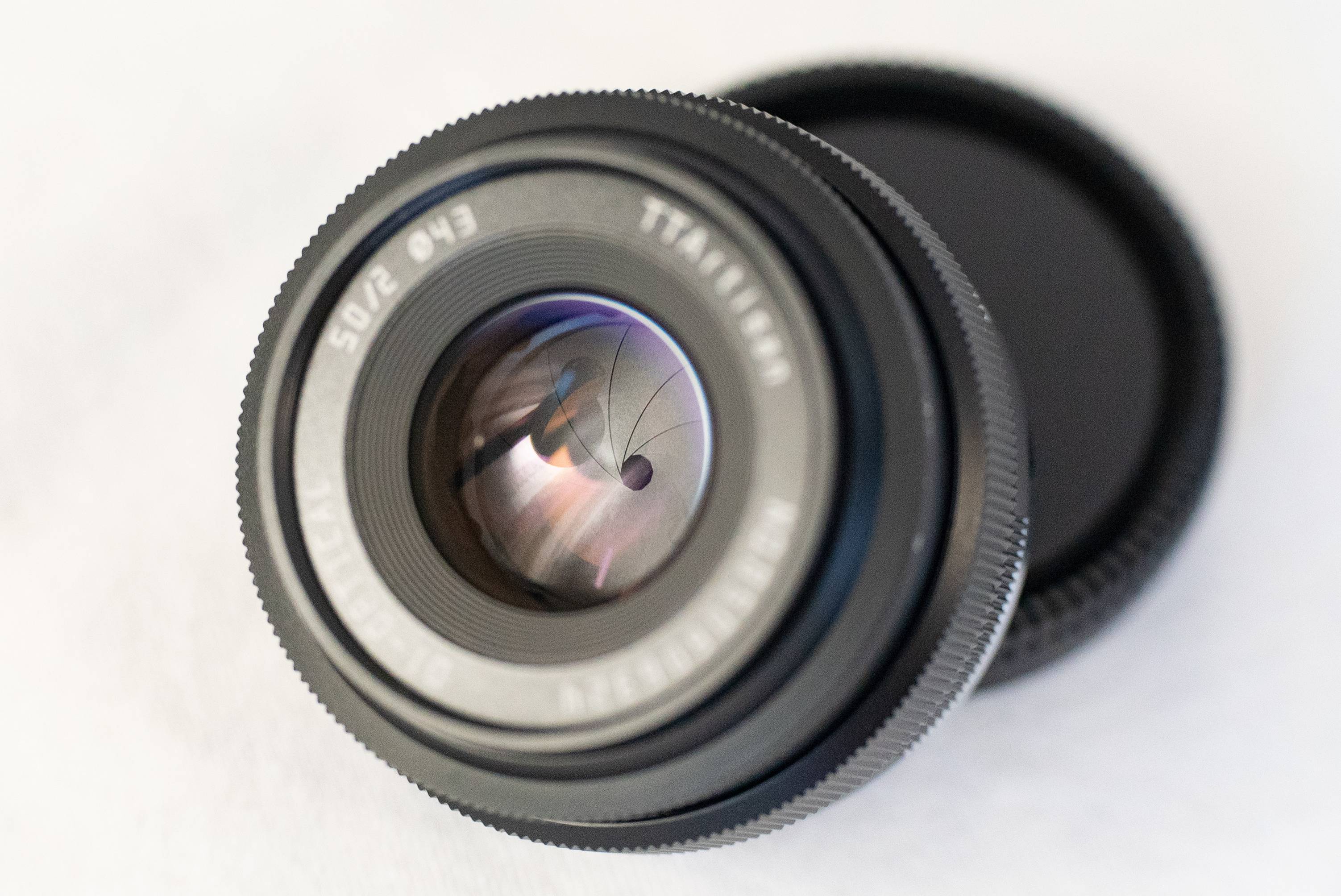 View of the TTArtisan 50/2 aperture at F/16 from the side of the front lens.