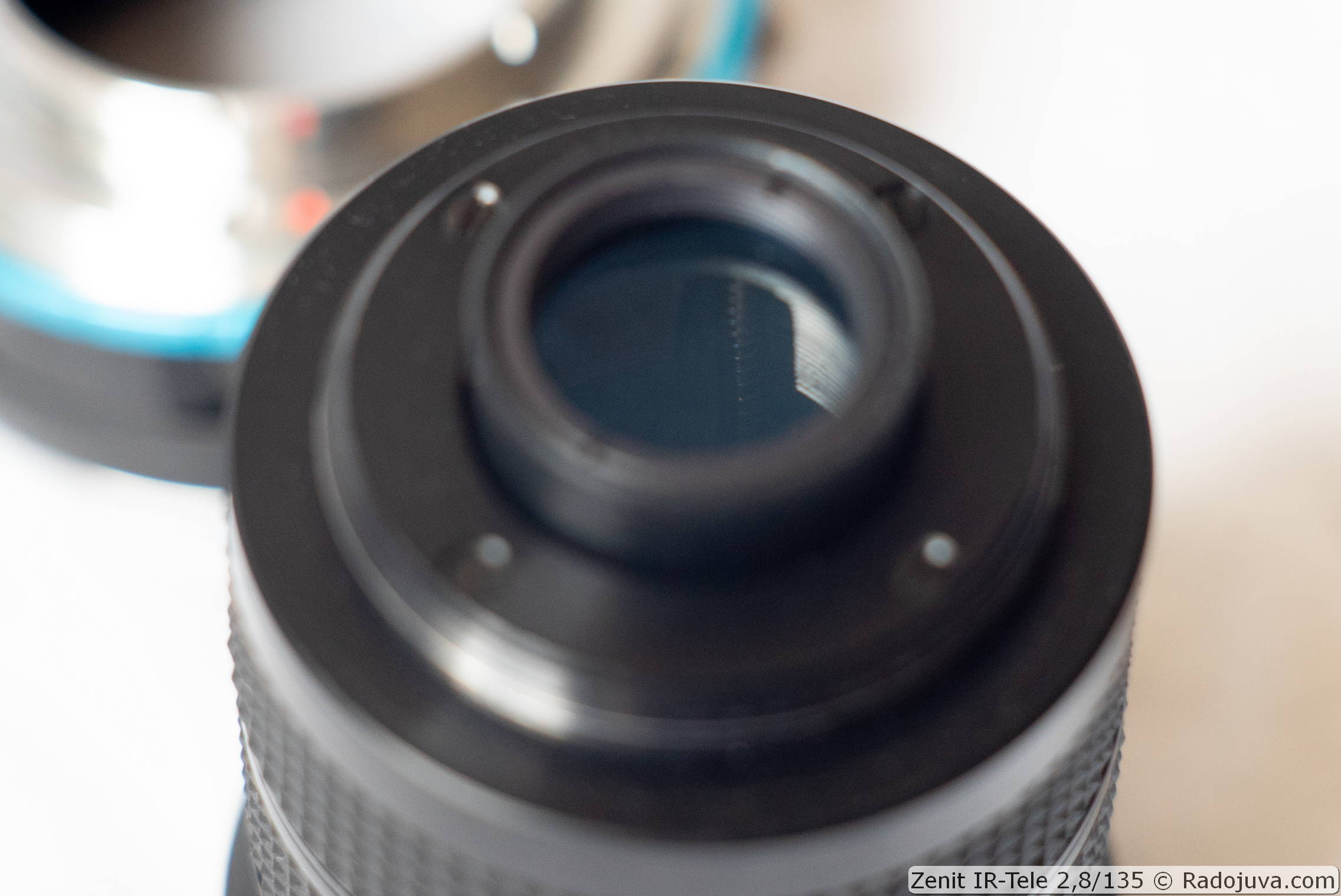 View of the lens from the side of the rear lens when focusing at infinity.